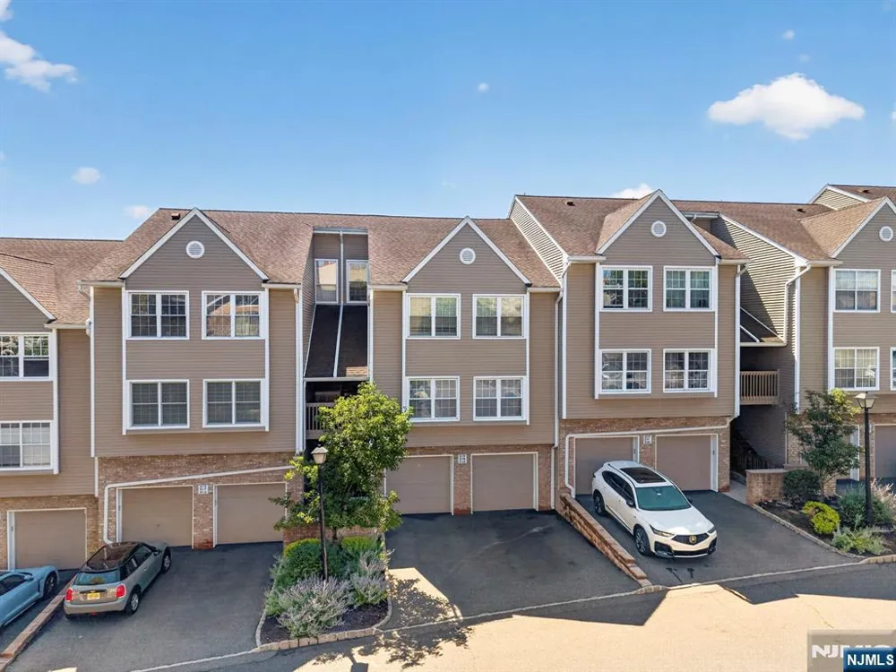 513 Windsor Drive Palisades Park, NJ 07650