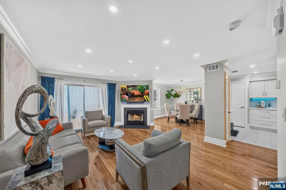 513 Windsor Drive Palisades Park, NJ 07650