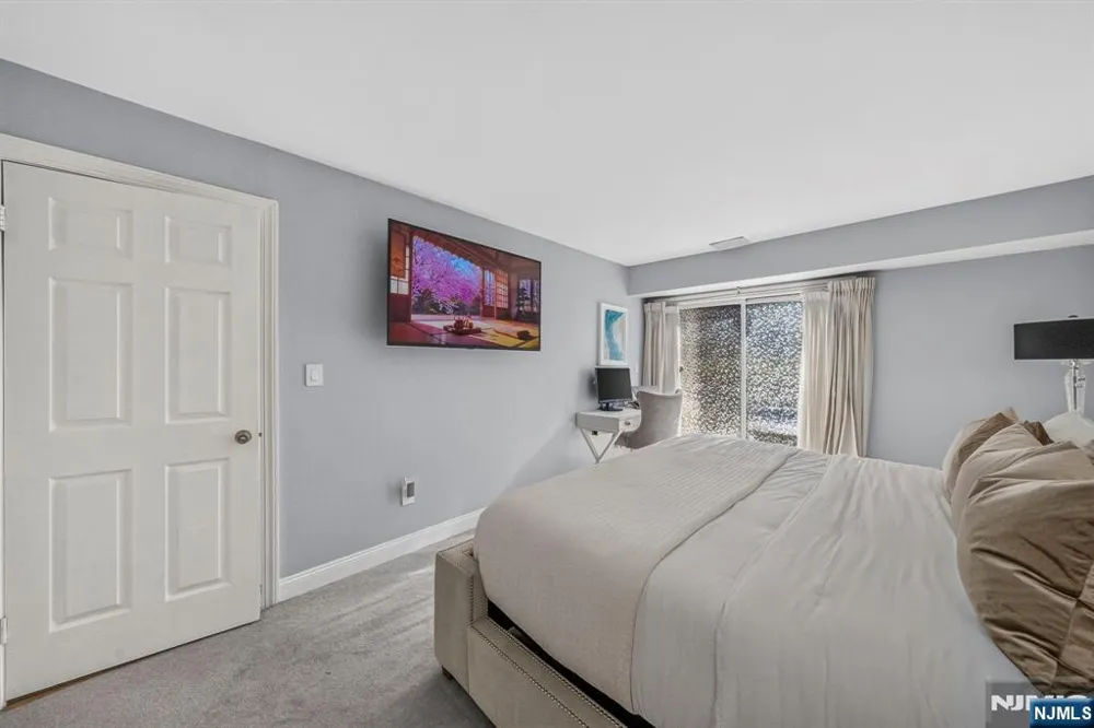 513 Windsor Drive Palisades Park, NJ 07650