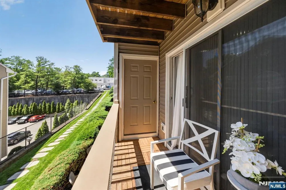 513 Windsor Drive Palisades Park, NJ 07650