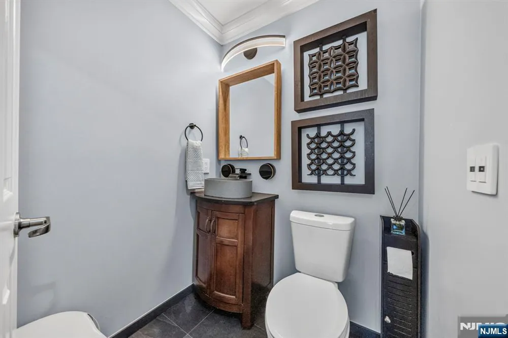 513 Windsor Drive Palisades Park, NJ 07650