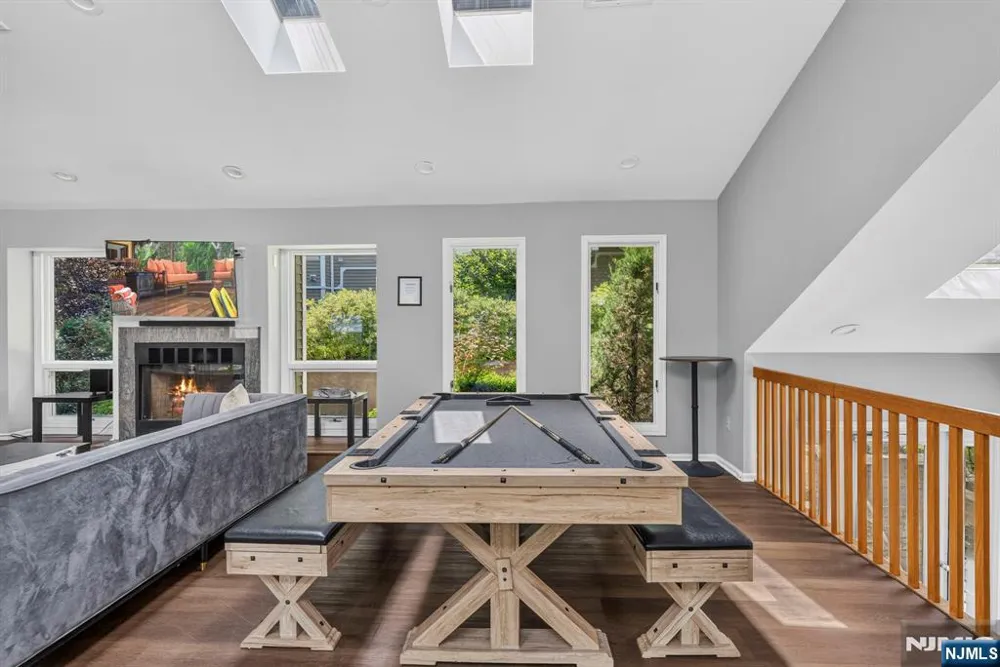 513 Windsor Drive Palisades Park, NJ 07650