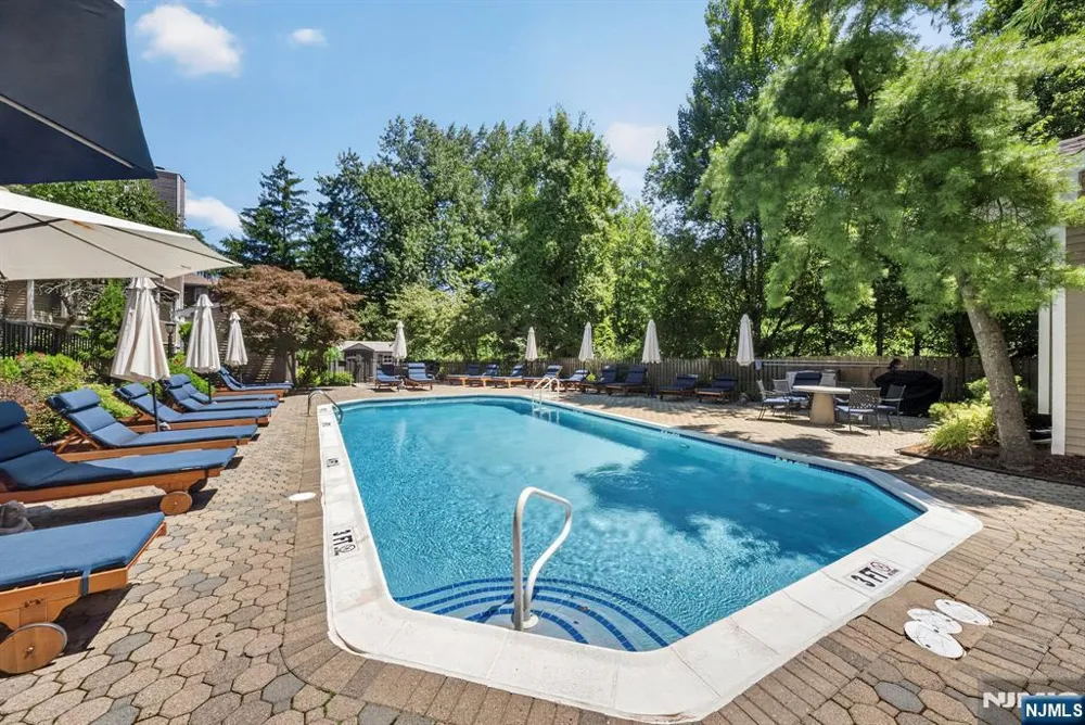 513 Windsor Drive Palisades Park, NJ 07650