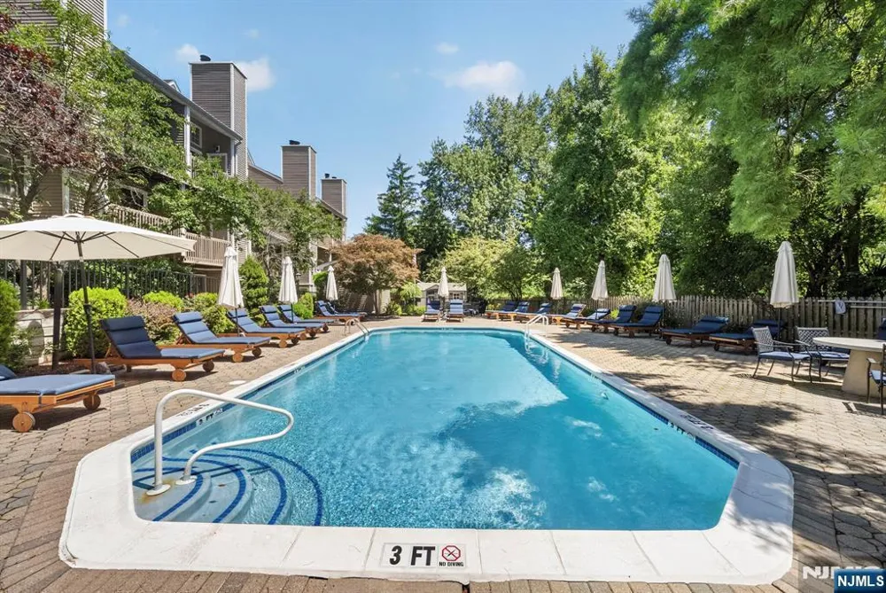 513 Windsor Drive Palisades Park, NJ 07650