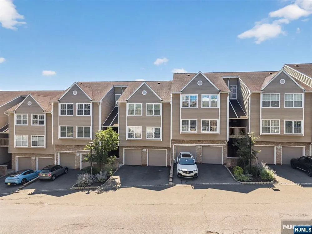513 Windsor Drive Palisades Park, NJ 07650