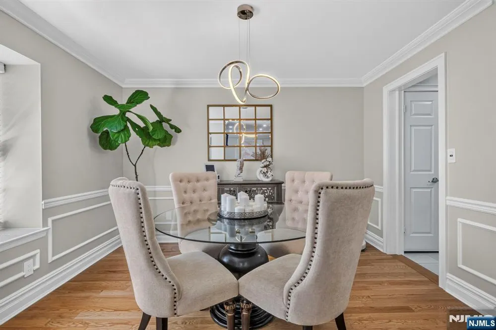 513 Windsor Drive Palisades Park, NJ 07650