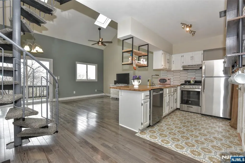 3 Davos Drive 6 Vernon, NJ 07462