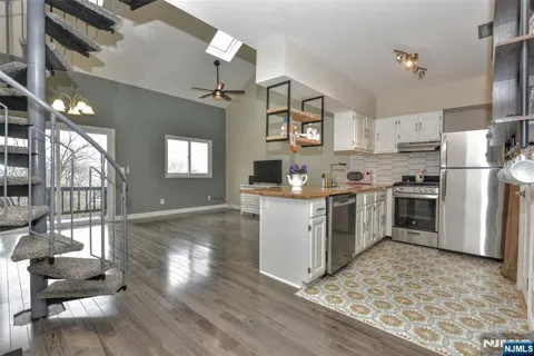 3 Davos Drive 6