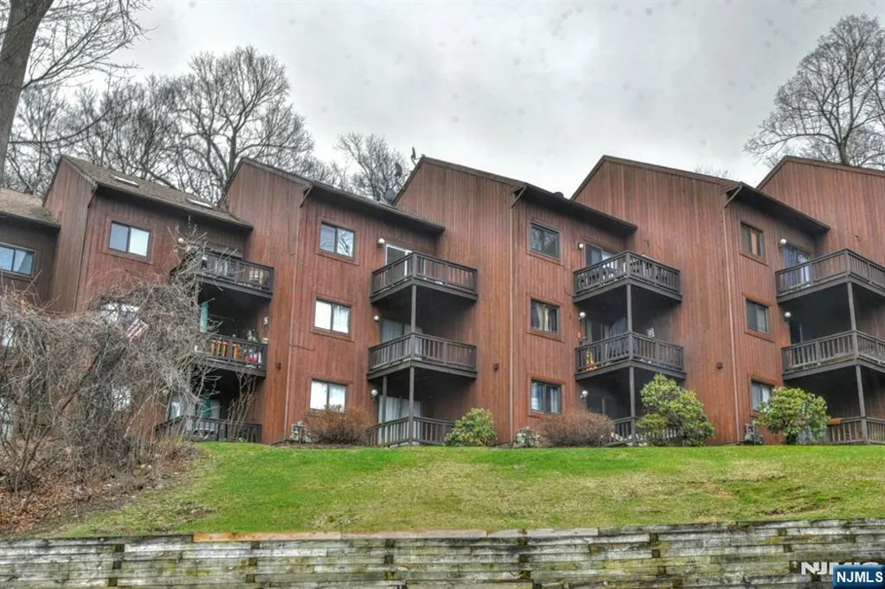 3 Davos Drive 6 Vernon, NJ 07462