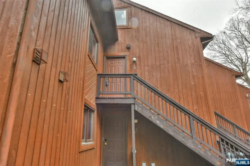3 Davos Drive 6 Vernon, NJ 07462