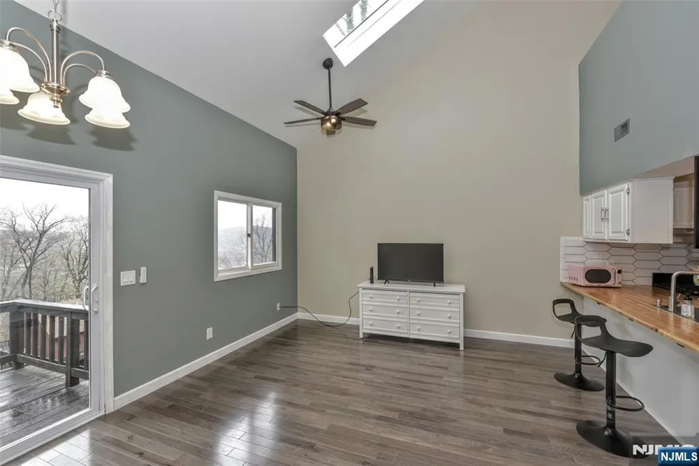 3 Davos Drive 6 Vernon, NJ 07462