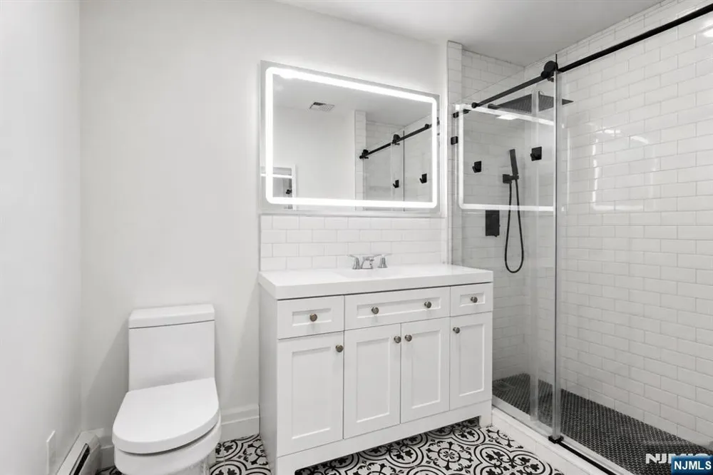 4B Cove Lane North Bergen, NJ 07047