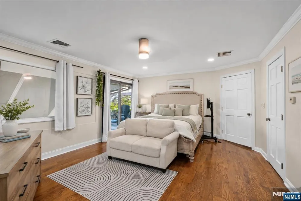 4B Cove Lane North Bergen, NJ 07047