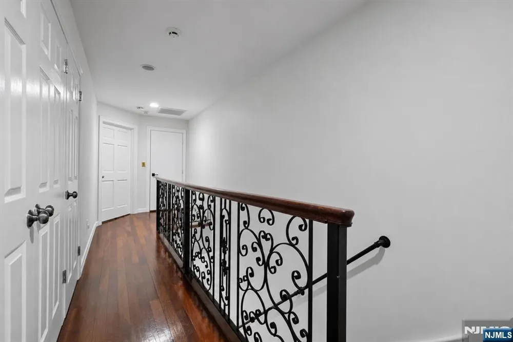 4B Cove Lane North Bergen, NJ 07047