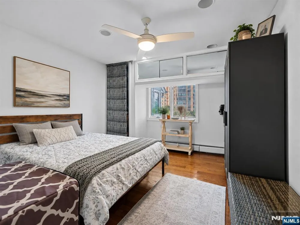 4B Cove Lane North Bergen, NJ 07047