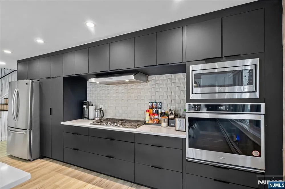 4B Cove Lane North Bergen, NJ 07047