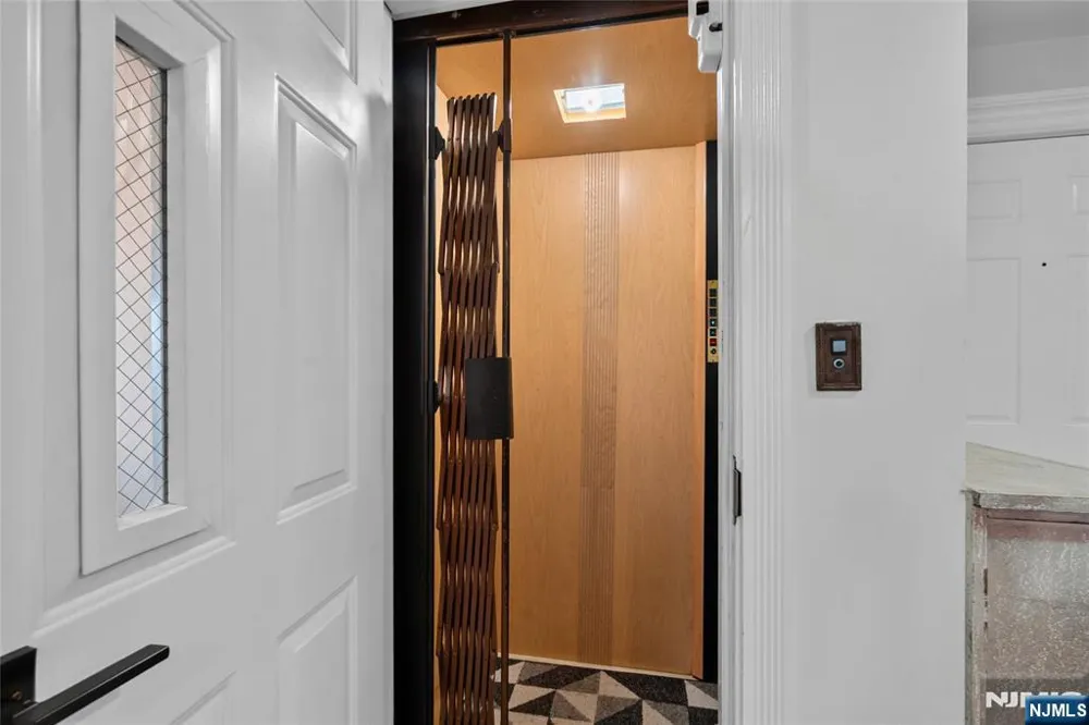 4B Cove Lane North Bergen, NJ 07047
