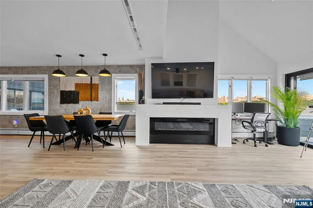 4B Cove Lane North Bergen, NJ 07047