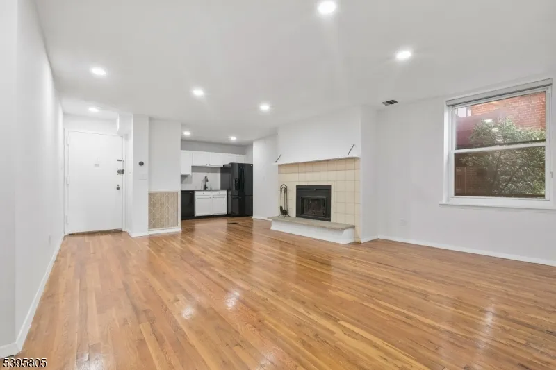 109 Grand Ave #1A Unit 1A Englewood City, NJ 07631