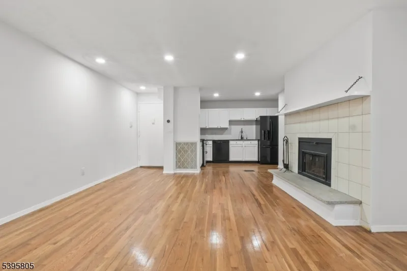 109 Grand Ave #1A Unit 1A Englewood City, NJ 07631