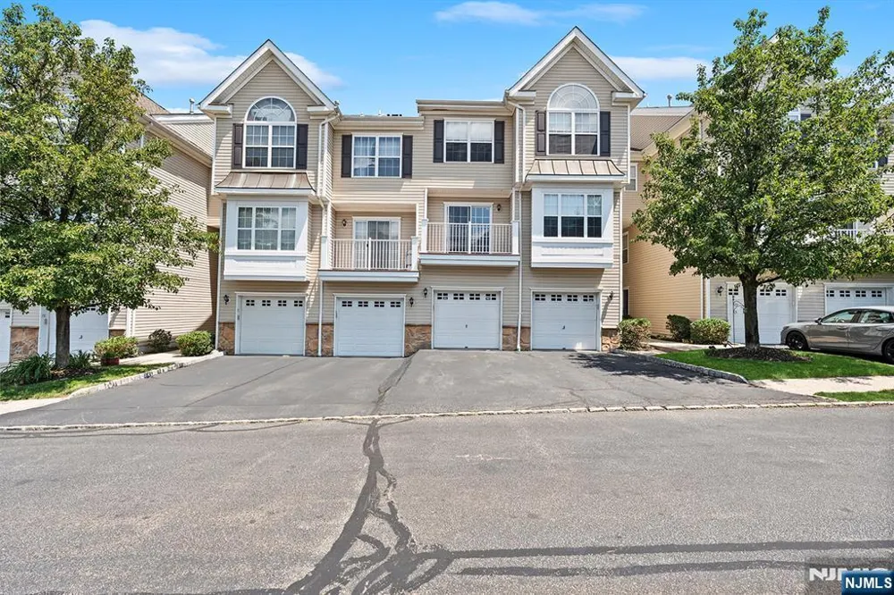 74 Mountainside Drive Pompton Lakes, NJ 07442