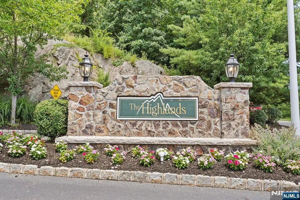 74 Mountainside Drive Pompton Lakes, NJ 07442