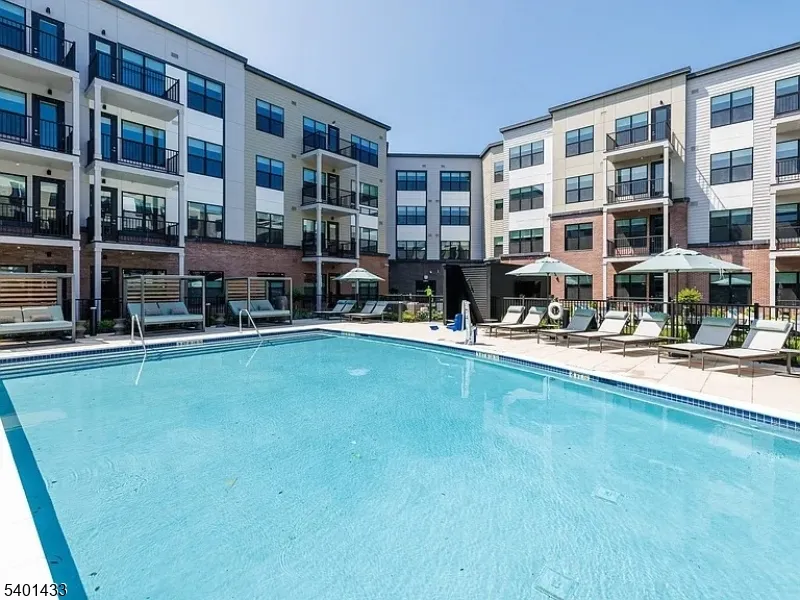 2000 Schindler #B20 Unit B20 South Amboy City, NJ 08879