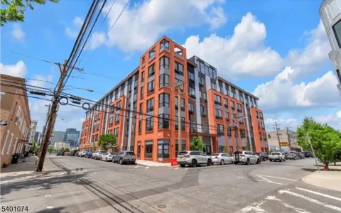 39 Madison St