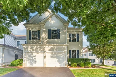 62 Hickory Hill Boulevard 2001