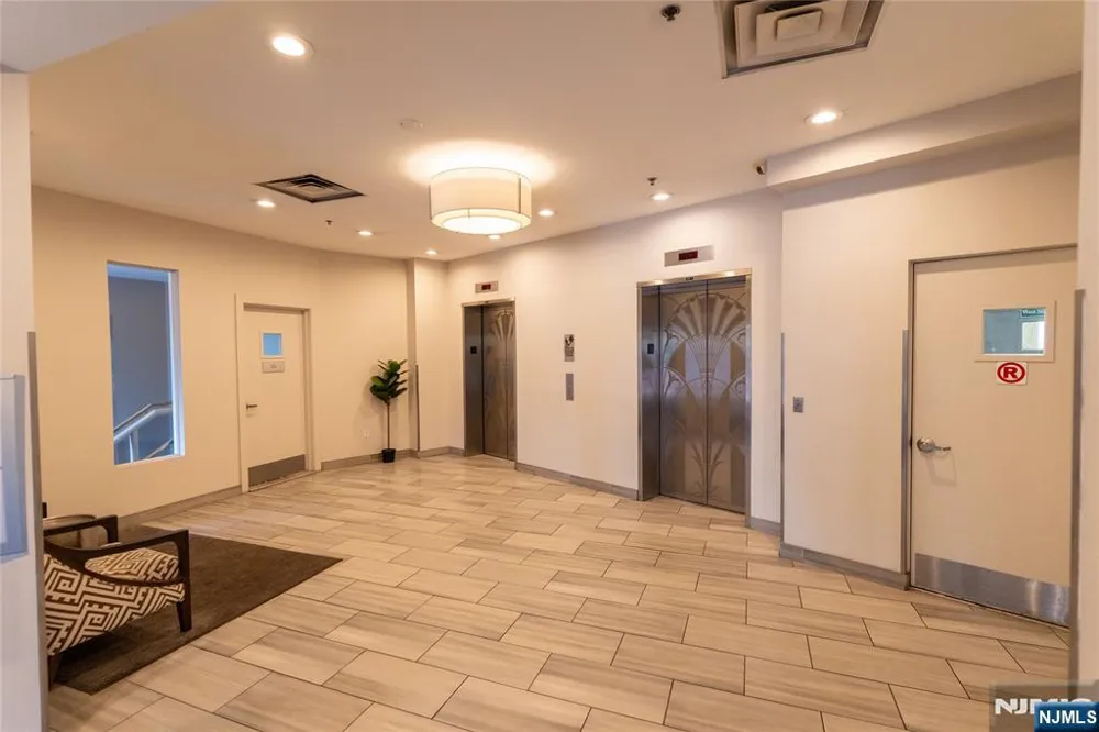 415 Newark Street 5A Hoboken, NJ 07030