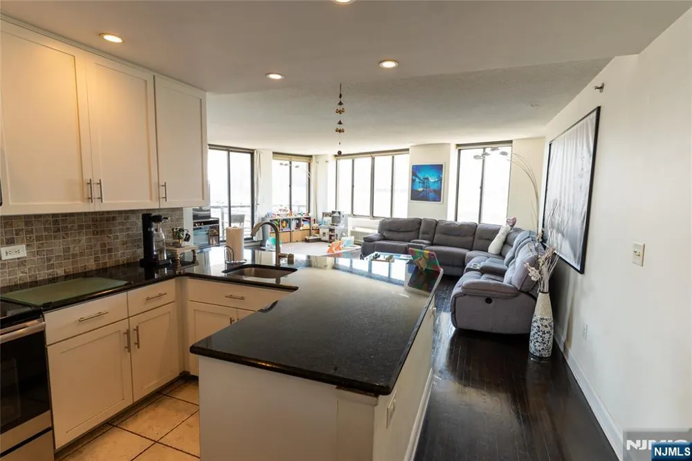 415 Newark Street 5A Hoboken, NJ 07030