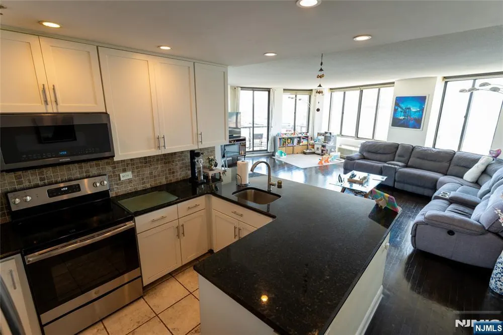 415 Newark Street 5A Hoboken, NJ 07030