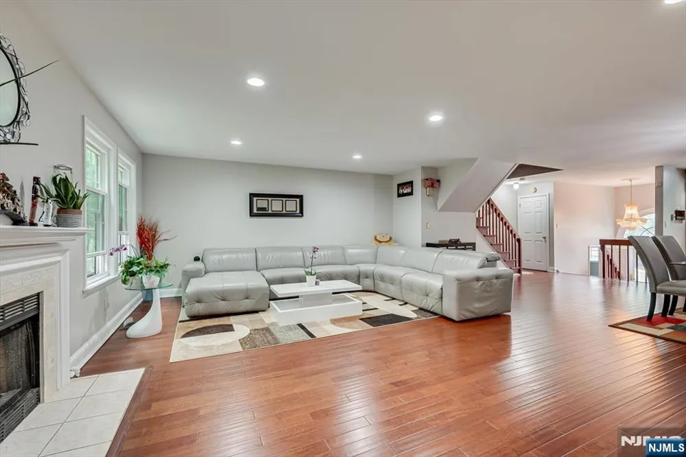 4506 Stonehedge Road 4506 Edison, NJ 08820