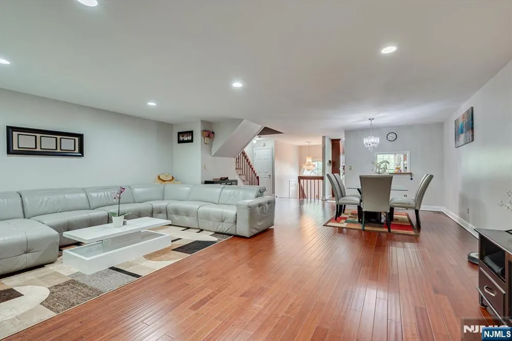 4506 Stonehedge Road 4506 Edison, NJ 08820