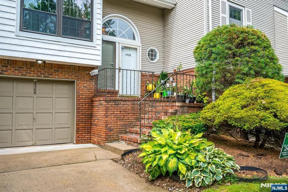 4506 Stonehedge Road 4506 Edison, NJ 08820