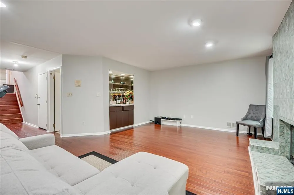4506 Stonehedge Road 4506 Edison, NJ 08820