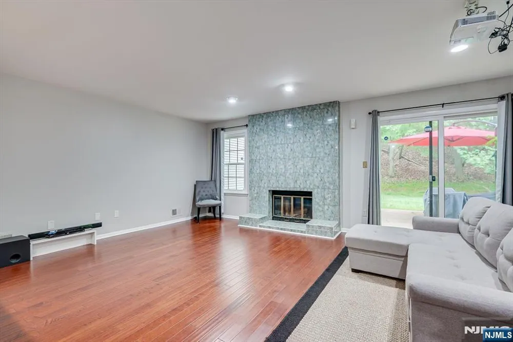 4506 Stonehedge Road 4506 Edison, NJ 08820