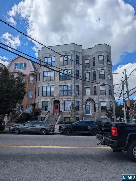 963 Boulevard East 2-3 Weehawken, NJ 07086
