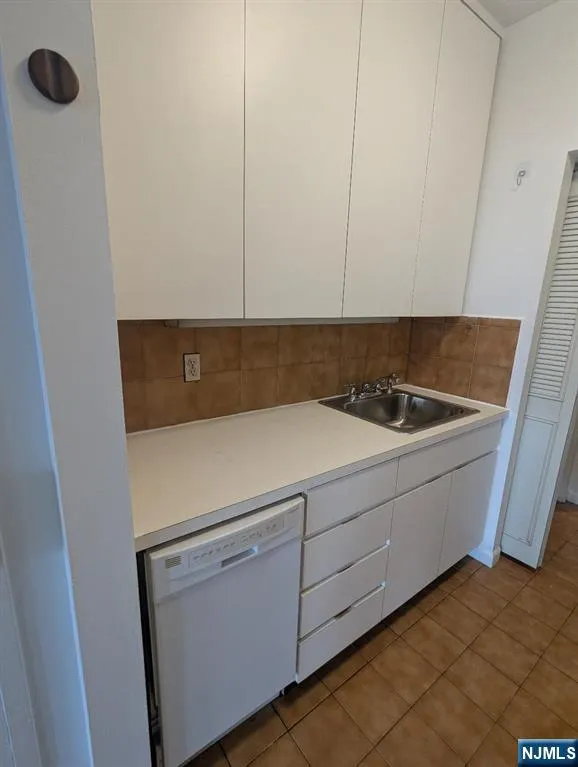 963 Boulevard East 2-3 Weehawken, NJ 07086