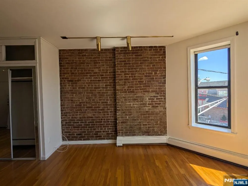 963 Boulevard East 2-3 Weehawken, NJ 07086