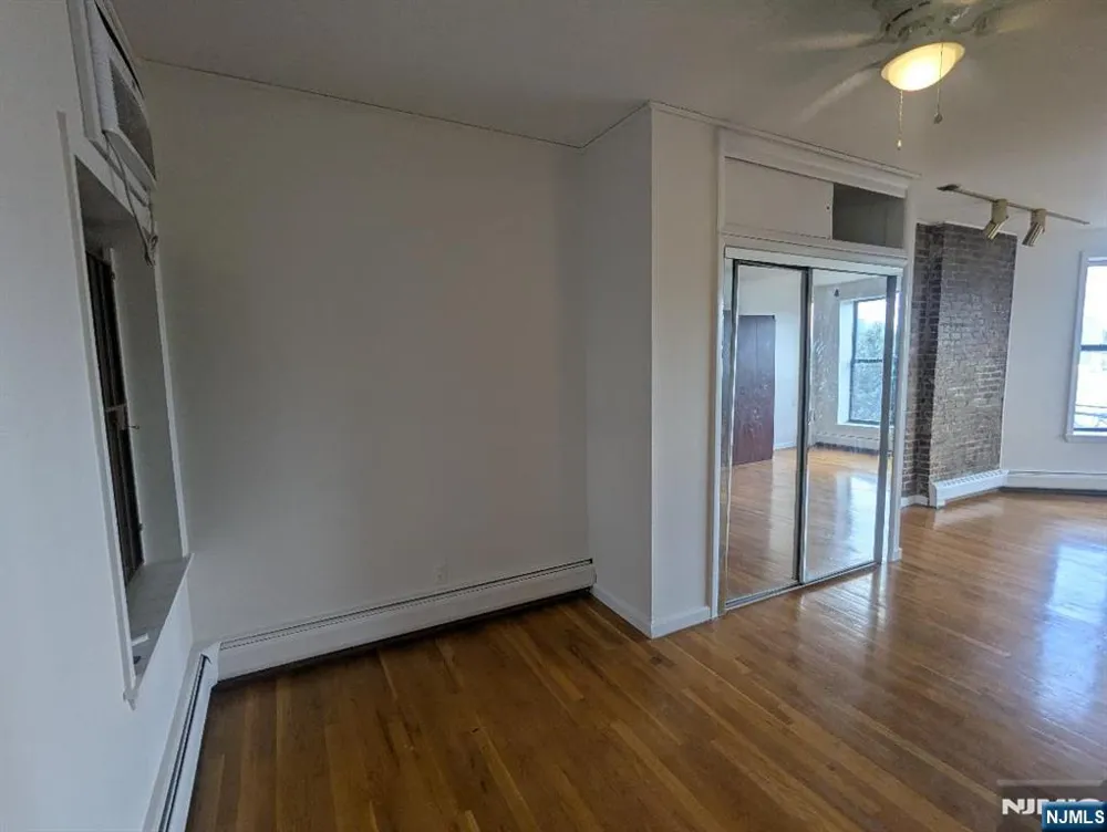 963 Boulevard East 2-3 Weehawken, NJ 07086