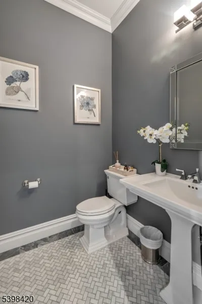7 W Serafin Way Montville, NJ 07082