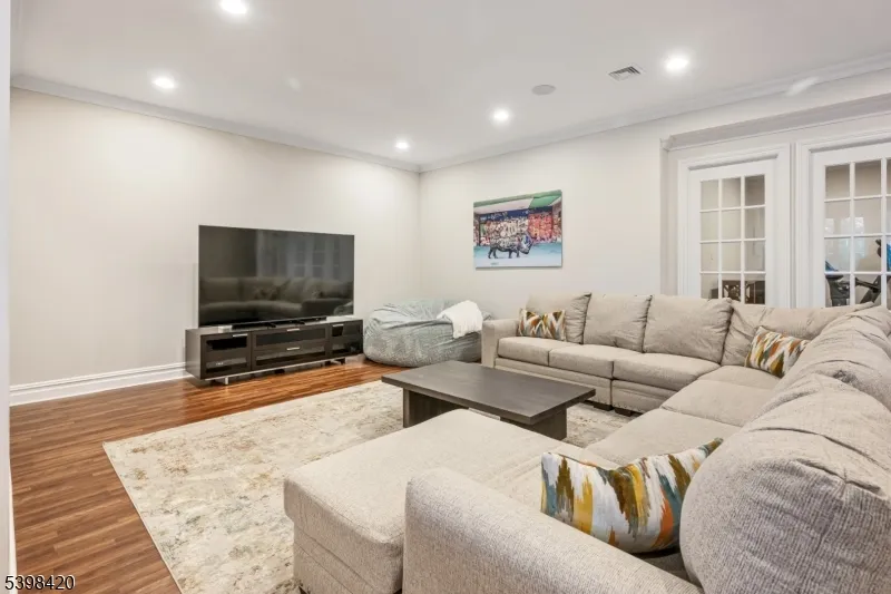 7 W Serafin Way Montville, NJ 07082