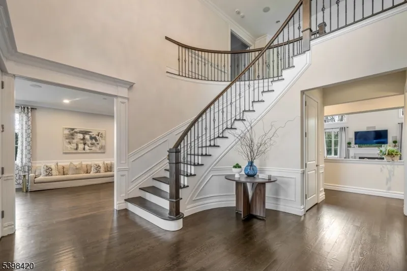 7 W Serafin Way Montville, NJ 07082