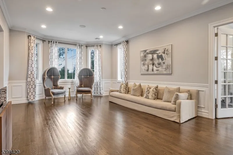 7 W Serafin Way Montville, NJ 07082