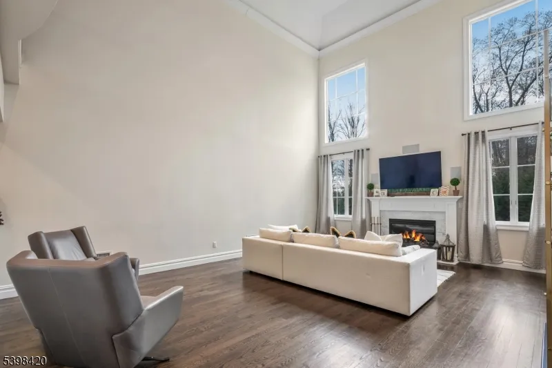 7 W Serafin Way Montville, NJ 07082