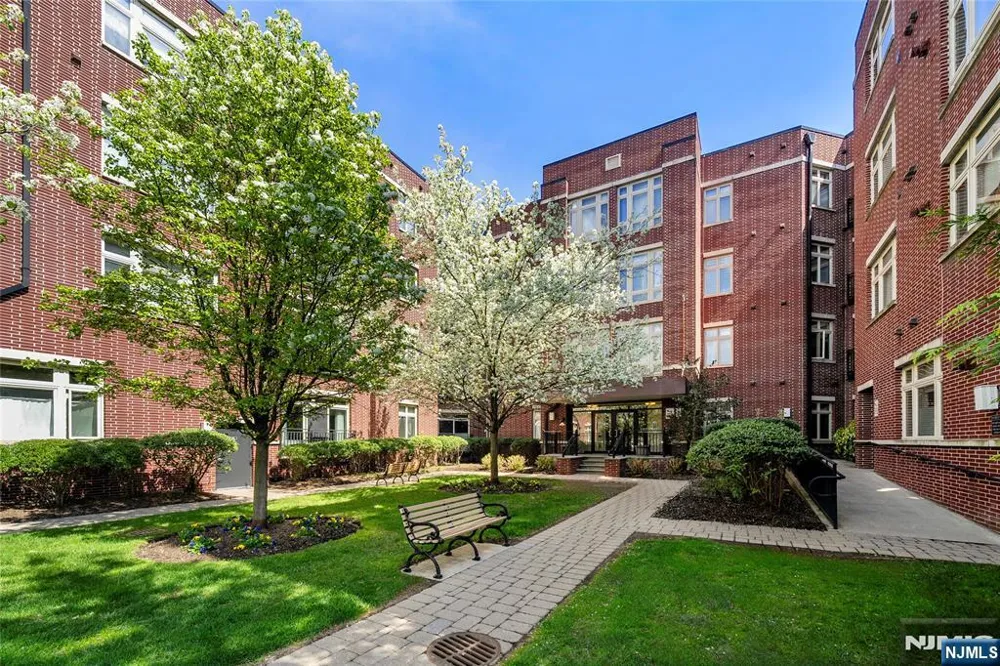 1120 Riverview Avenue 120 Englewood, NJ 07631