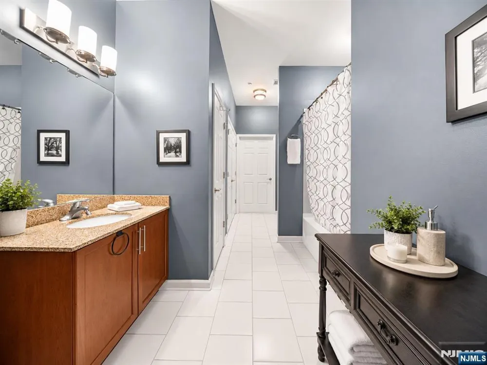 1120 Riverview Avenue 120 Englewood, NJ 07631