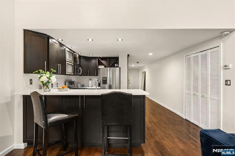 518 Gregory Avenue 201 Weehawken, NJ 07086