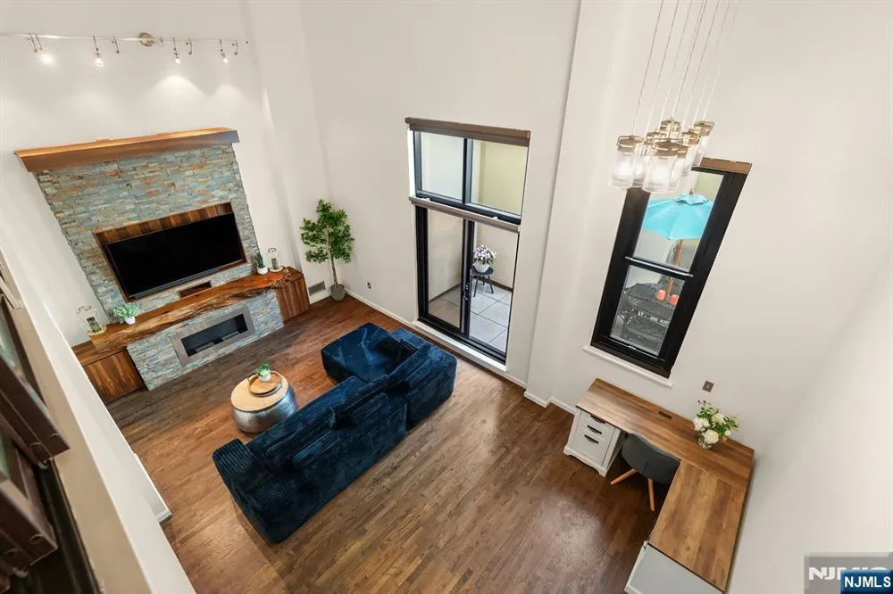 518 Gregory Avenue 201 Weehawken, NJ 07086